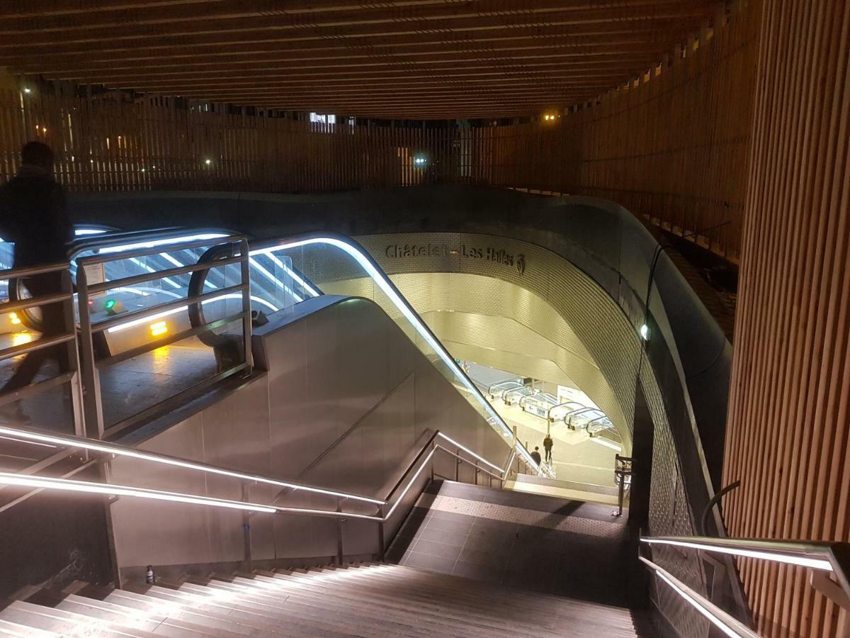 Au Coeur Du Paris. * Parigi